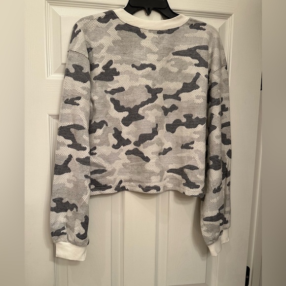 Oat New York Gray Camo Balloon Sleeve Top Sweatshirt Size L - Picture 2 of 3